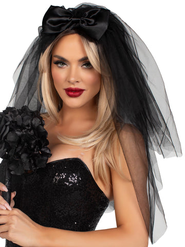 Black bow veil